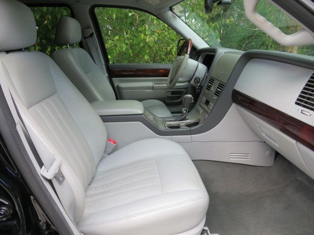 2005 Lincoln Aviator 4dr AWD - 23088017 - 10