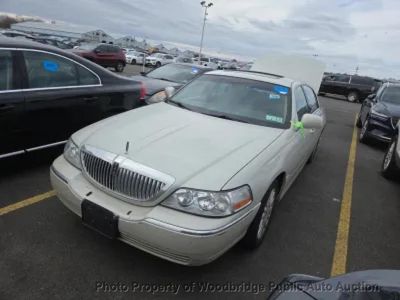 2005 Lincoln Town Car