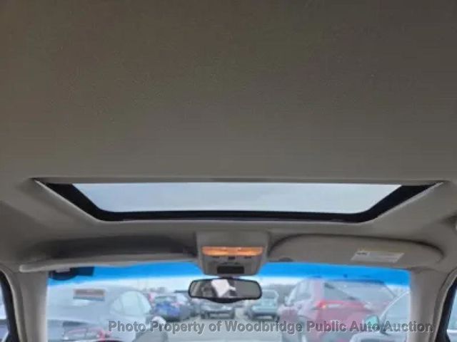 2005 Lincoln Town Car 4dr Sedan Signature Limited - 23008713 - 9