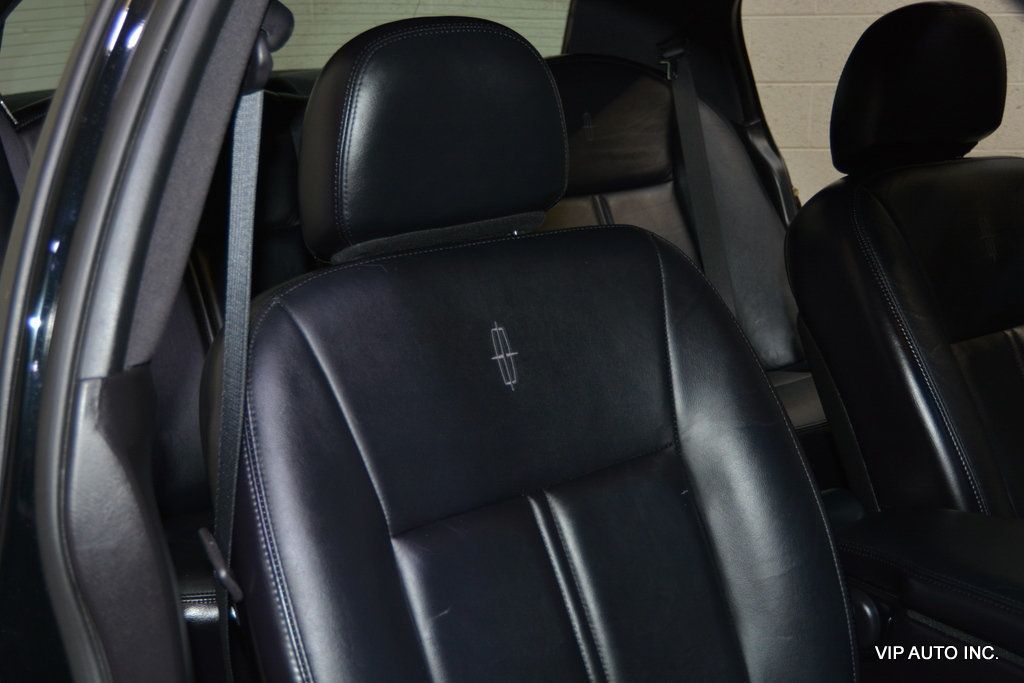 2005 Lincoln Town Car 4dr Sedan Signature Limited - 22954480 - 13