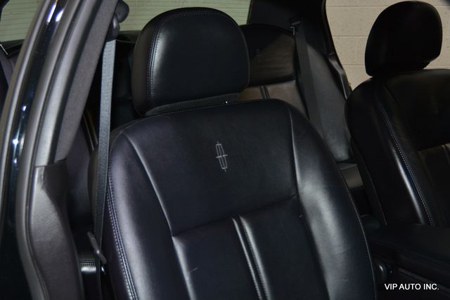 2005 Lincoln Town Car 4dr Sedan Signature Limited - 22954480 - 13