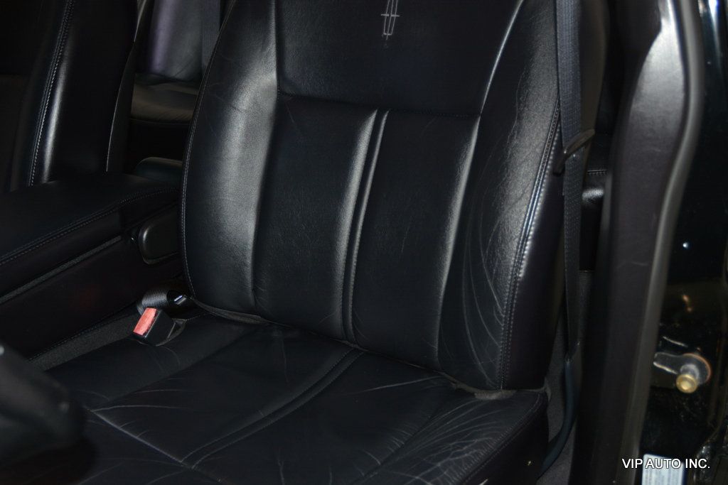 2005 Lincoln Town Car 4dr Sedan Signature Limited - 22954480 - 14