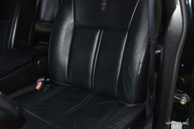 2005 Lincoln Town Car 4dr Sedan Signature Limited - 22954480 - 14