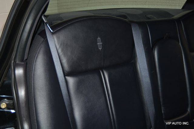 2005 Lincoln Town Car 4dr Sedan Signature Limited - 22954480 - 23