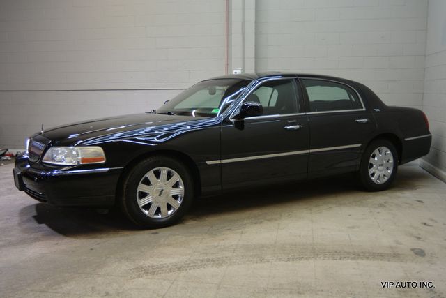 2005 Lincoln Town Car 4dr Sedan Signature Limited - 22954480 - 29