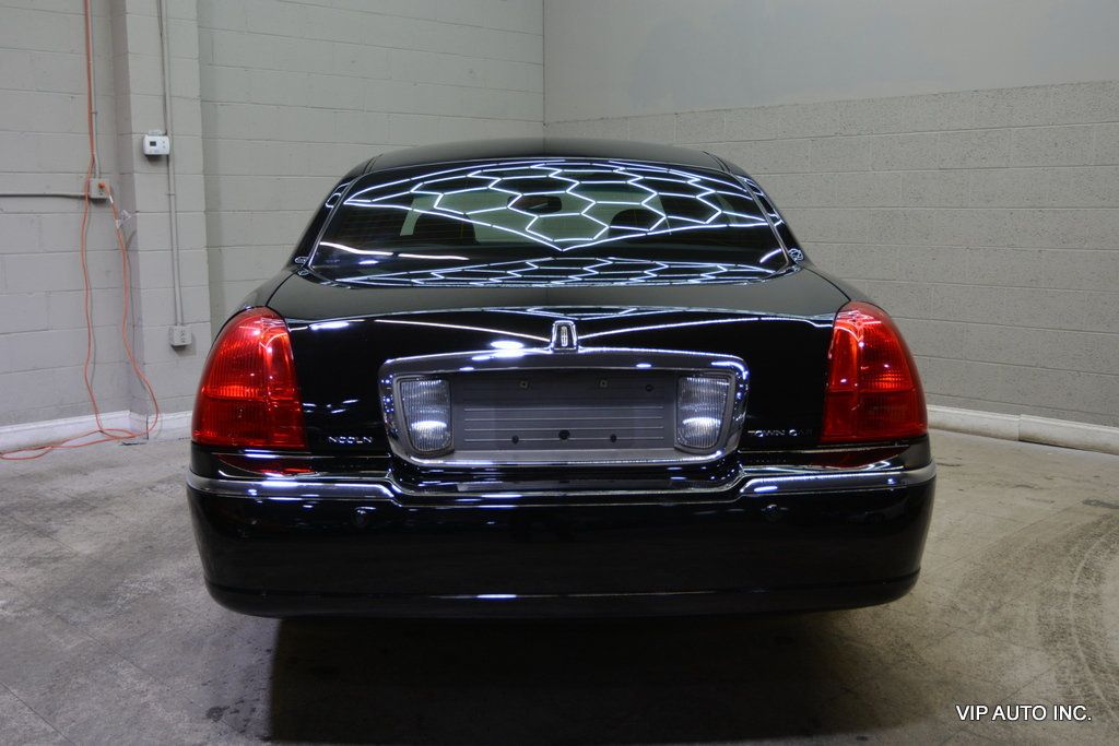 2005 Lincoln Town Car 4dr Sedan Signature Limited - 22954480 - 5