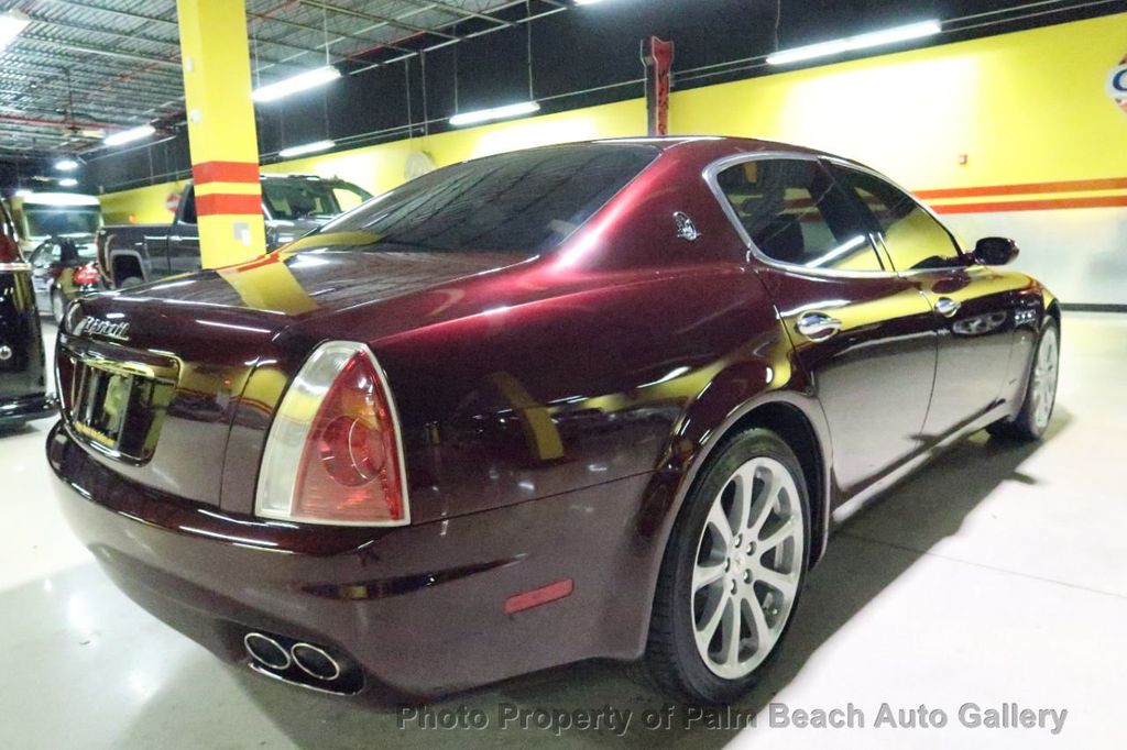 2005 Maserati Quattroporte photo 2