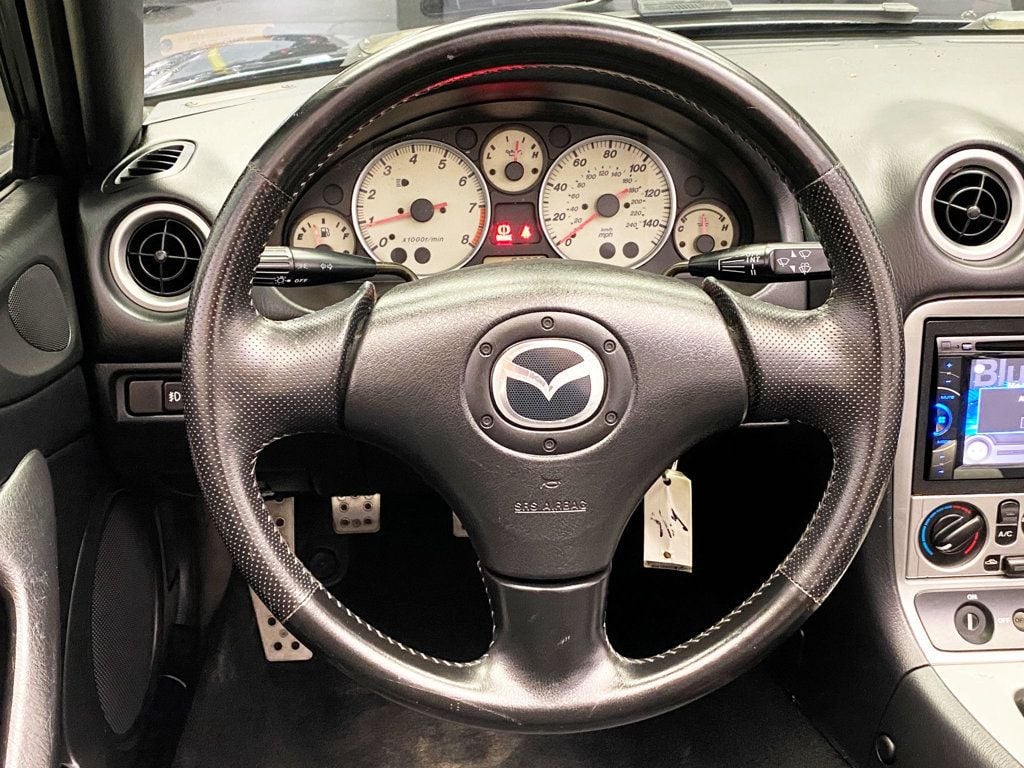 2005 Mazda MX-5 Miata 2dr Convertible Cloth 5-Speed Manual - 22897854 - 17