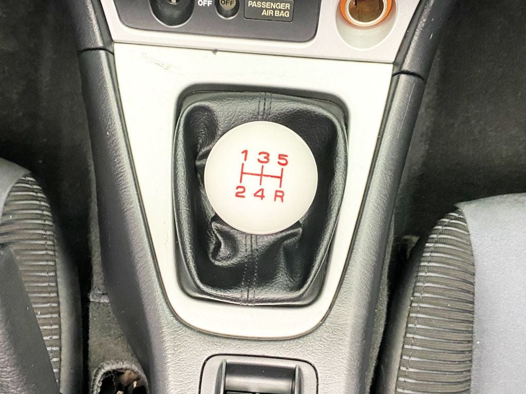 2005 Mazda MX-5 Miata 2dr Convertible Cloth 5-Speed Manual - 22897854 - 21