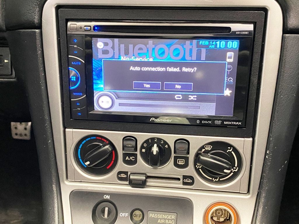 2005 Mazda MX-5 Miata 2dr Convertible Cloth 5-Speed Manual - 22897854 - 22