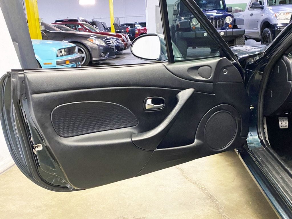 2005 Mazda MX-5 Miata 2dr Convertible Cloth 5-Speed Manual - 22897854 - 24