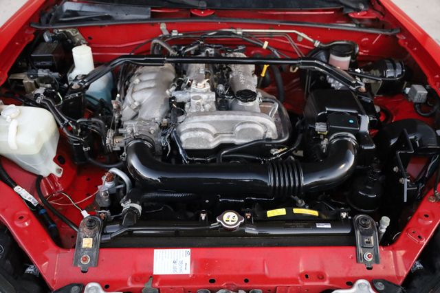 2005 Mazda MX-5 Miata 2dr Convertible Cloth Automatic - 22932745 - 14