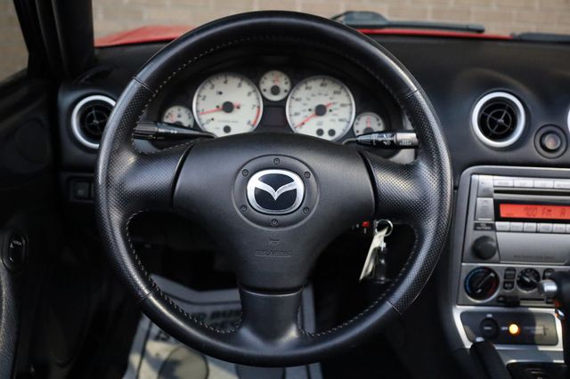 2005 Mazda MX-5 Miata 2dr Convertible Cloth Automatic - 22932745 - 21