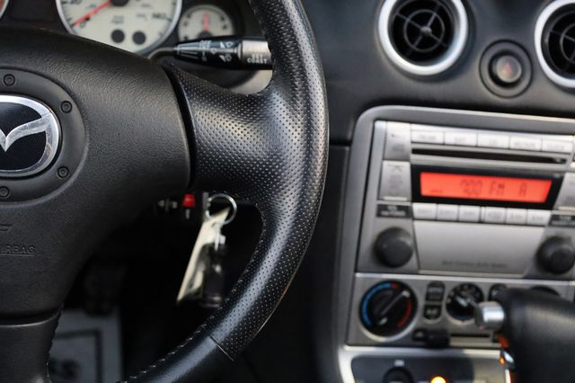 2005 Mazda MX-5 Miata 2dr Convertible Cloth Automatic - 22932745 - 22