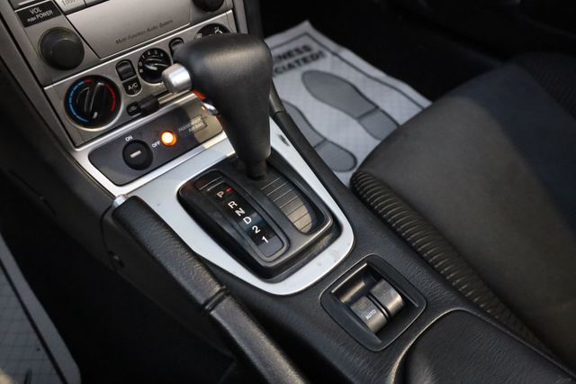 2005 Mazda MX-5 Miata 2dr Convertible Cloth Automatic - 22932745 - 26