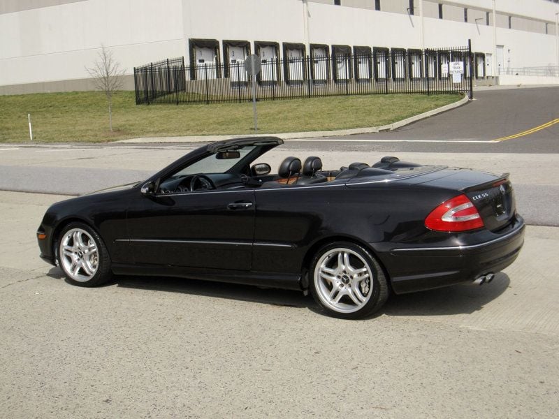 2005 Mercedes-Benz CLK 2dr Cabriolet AMG - 22361241 - 16