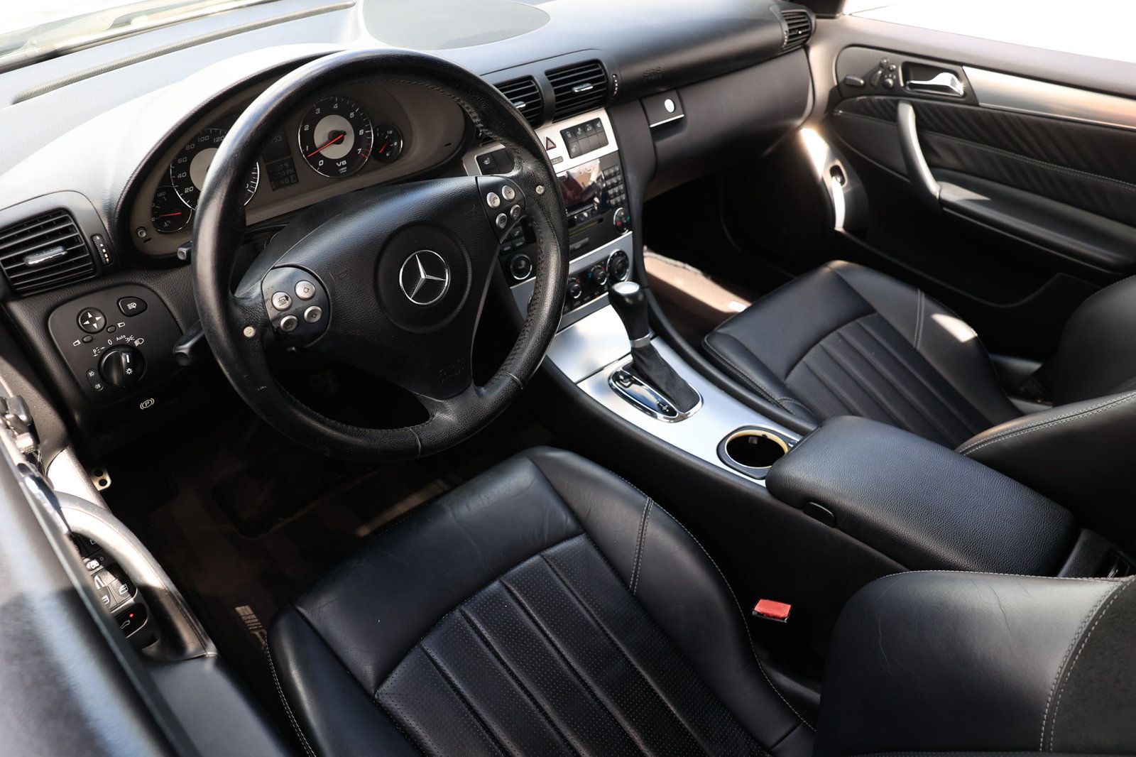 2005 Mercedes Benz C Sedan AMG photo 4