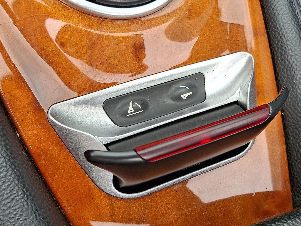 2005 Mercedes Benz SL 500 photo 22