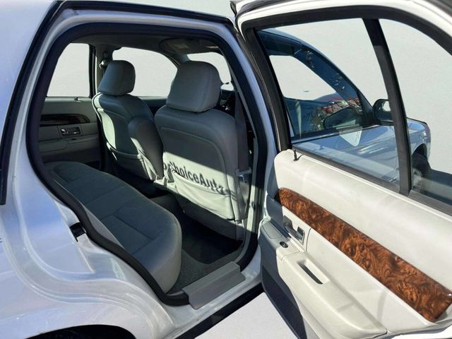 2005 Mercury Grand Marquis 4dr Sedan LS Premium - 22947355 - 17