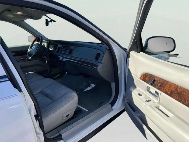 2005 Mercury Grand Marquis 4dr Sedan LS Premium - 22947355 - 19