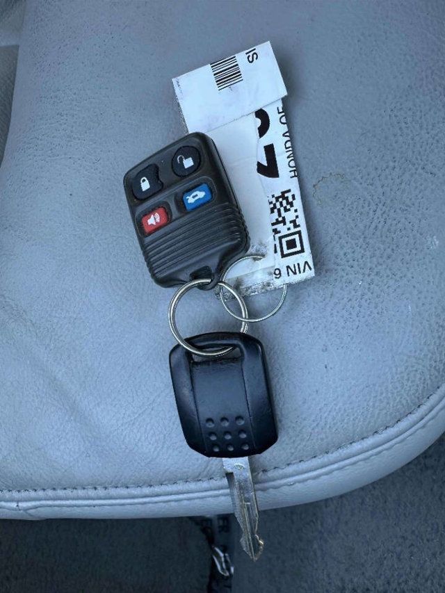 2005 Mercury Grand Marquis 4dr Sedan LS Premium - 22947355 - 36