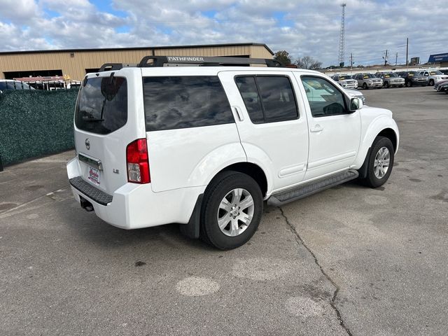 2005 Nissan Pathfinder LE 2WD - 22945151 - 3