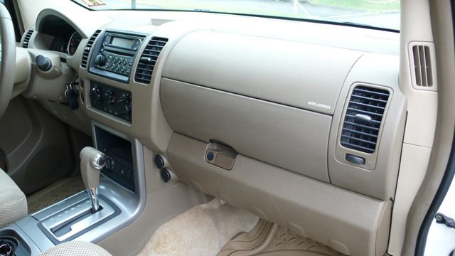 2005 Nissan Pathfinder SE 4WD - 18089431 - 21
