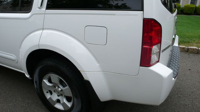 2005 Nissan Pathfinder SE 4WD - 18089431 - 73