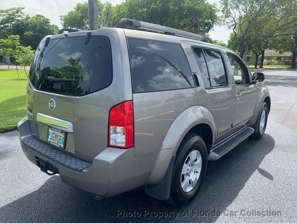 2005 Nissan Pathfinder XE 2WD 3rd Row - 21818970 - 15