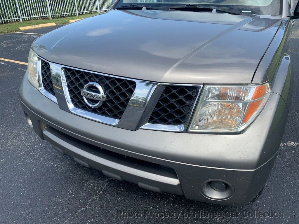 2005 Nissan Pathfinder XE 2WD 3rd Row - 21818970 - 17