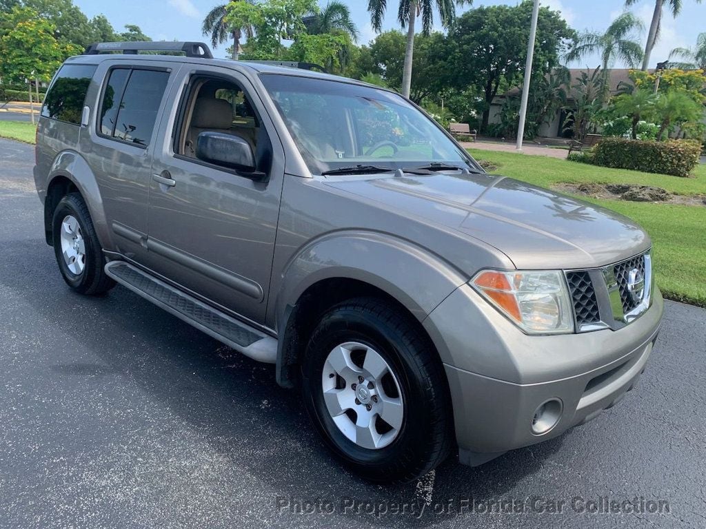 2005 Nissan Pathfinder XE 2WD 3rd Row - 21818970 - 1