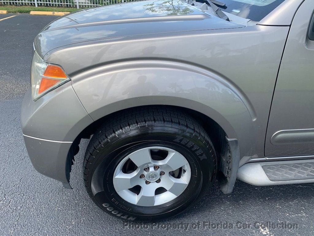 2005 Nissan Pathfinder XE 2WD 3rd Row - 21818970 - 26