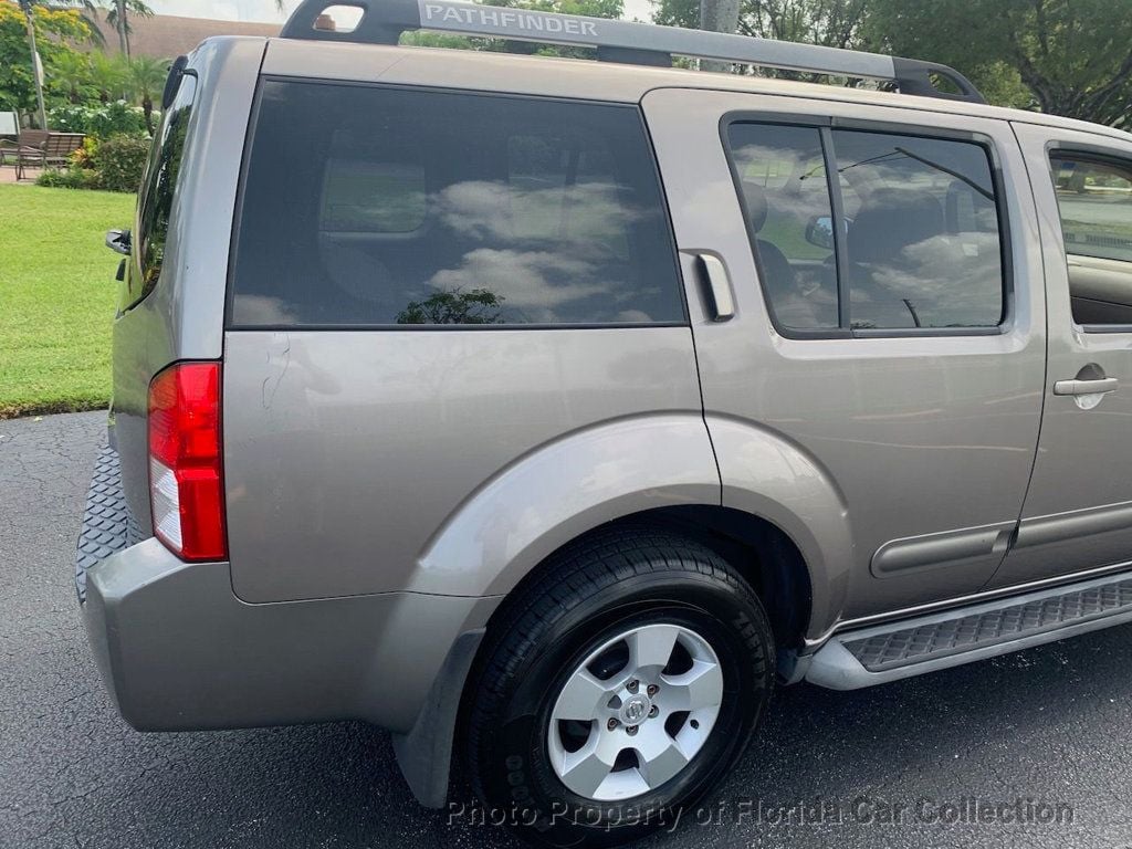 2005 Nissan Pathfinder XE 2WD 3rd Row - 21818970 - 28