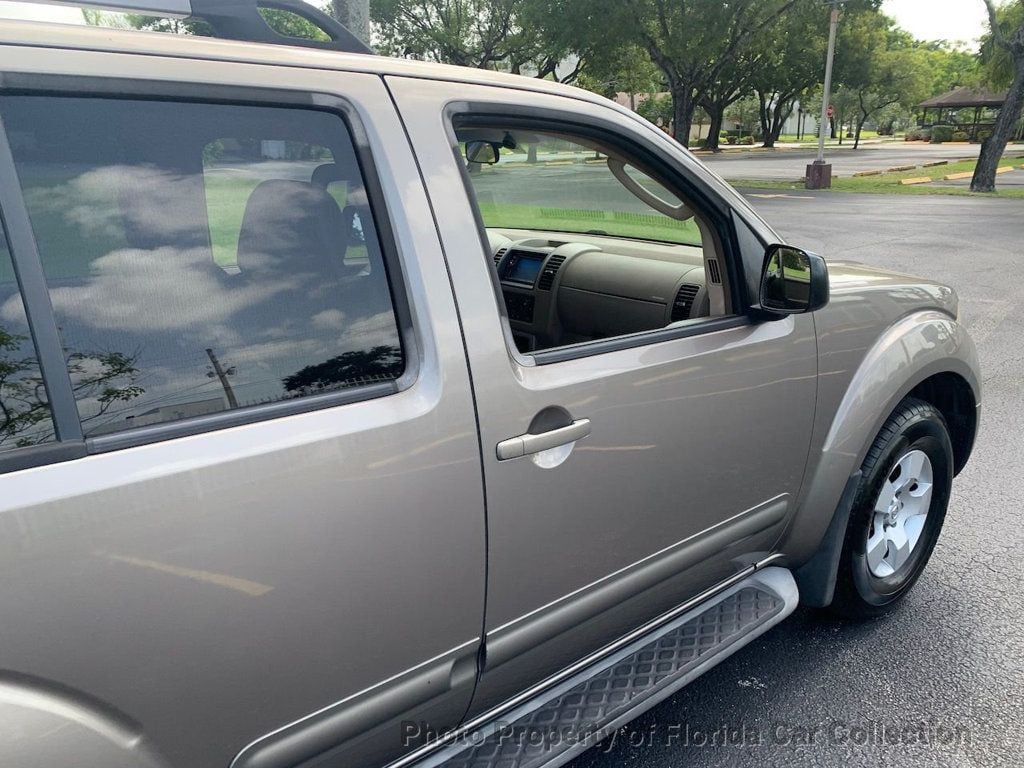 2005 Nissan Pathfinder XE 2WD 3rd Row - 21818970 - 29