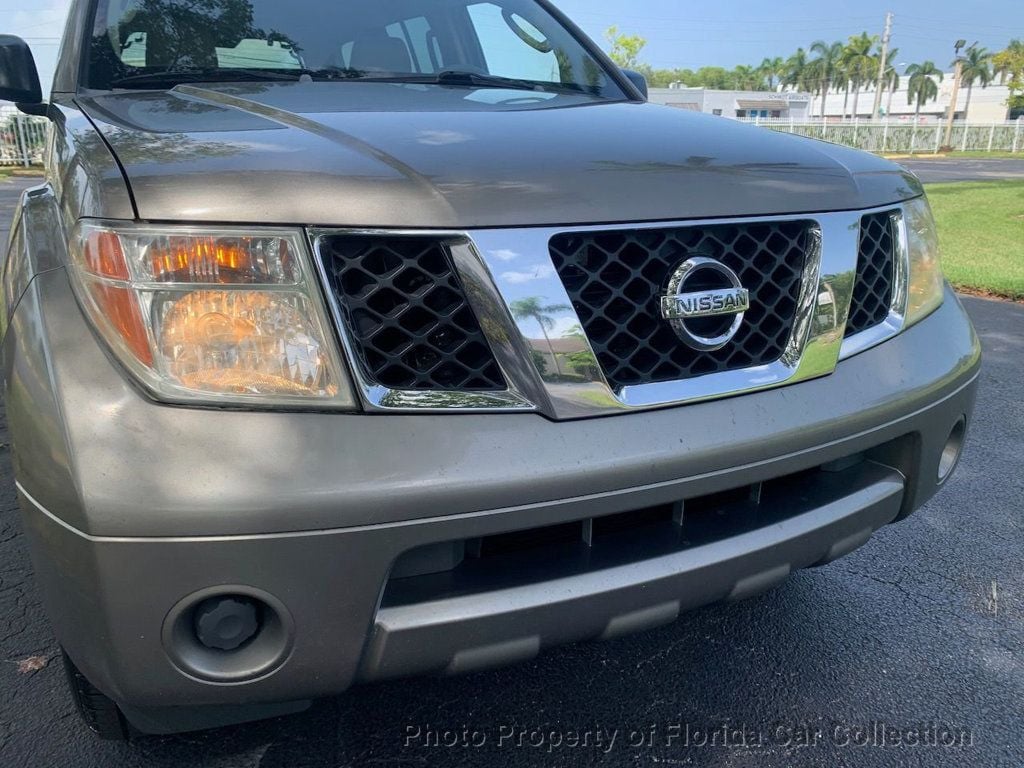 2005 Nissan Pathfinder XE 2WD 3rd Row - 21818970 - 31