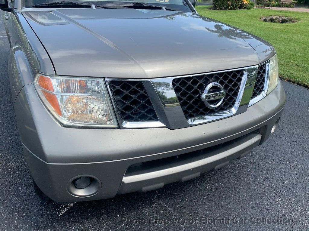 2005 Nissan Pathfinder XE 2WD 7-Passenger - 21818970 - 16