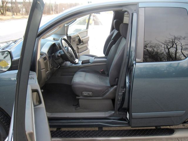2005 Nissan Titan SE King Cab 4WD FFV - 22973652 - 18