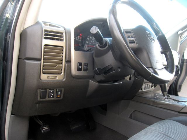 2005 Nissan Titan SE King Cab 4WD FFV - 22973652 - 21