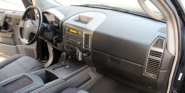 2005 Nissan Titan SE King Cab 4WD FFV - 22973652 - 24