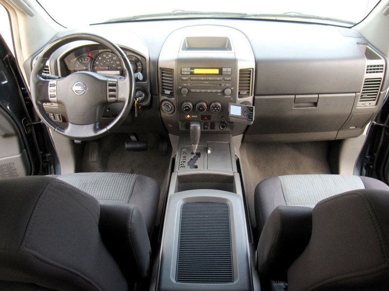 2005 Nissan Titan SE King Cab 4WD FFV - 22973652 - 26