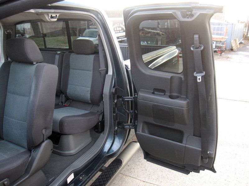 2005 Nissan Titan SE King Cab 4WD FFV - 22973652 - 29