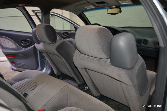 2005 Pontiac Bonneville 4dr Sedan SE - 22930979 - 18