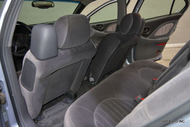 2005 Pontiac Bonneville 4dr Sedan SE - 22930979 - 19