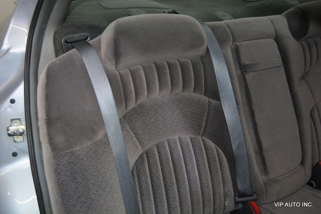 2005 Pontiac Bonneville 4dr Sedan SE - 22930979 - 21