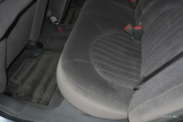 2005 Pontiac Bonneville 4dr Sedan SE - 22930979 - 24