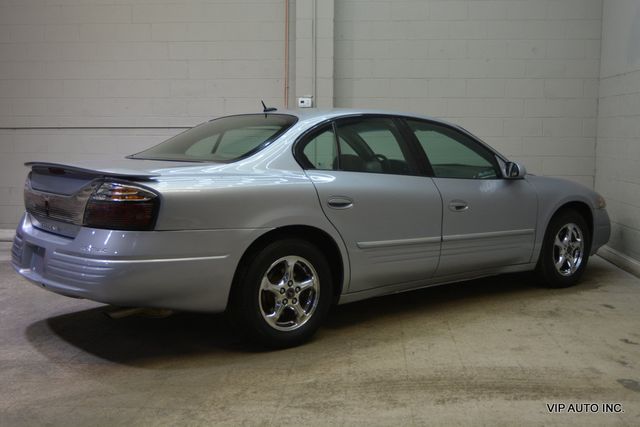 2005 Pontiac Bonneville 4dr Sedan SE - 22930979 - 29