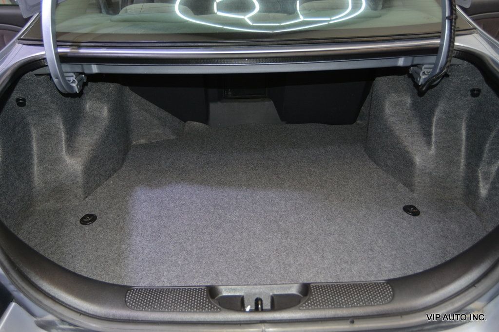 2005 Pontiac Bonneville 4dr Sedan SE - 22930979 - 30