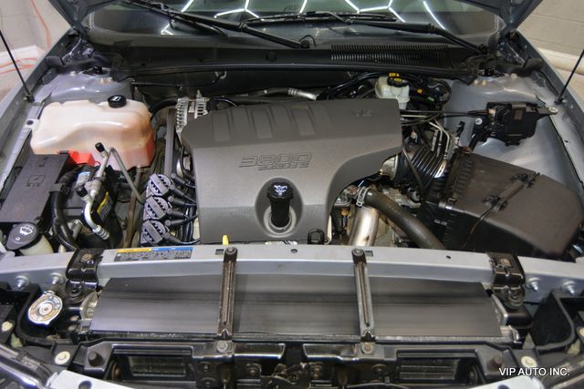 2005 Pontiac Bonneville 4dr Sedan SE - 22930979 - 31