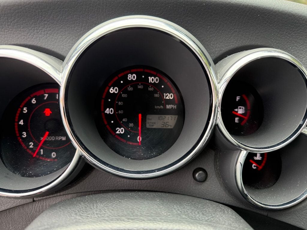 2005 Pontiac Vibe ALL WHEEL DRIVE COMPACT SUV - 23002325 - 14