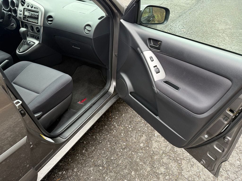 2005 Pontiac Vibe ALL WHEEL DRIVE COMPACT SUV - 23002325 - 21